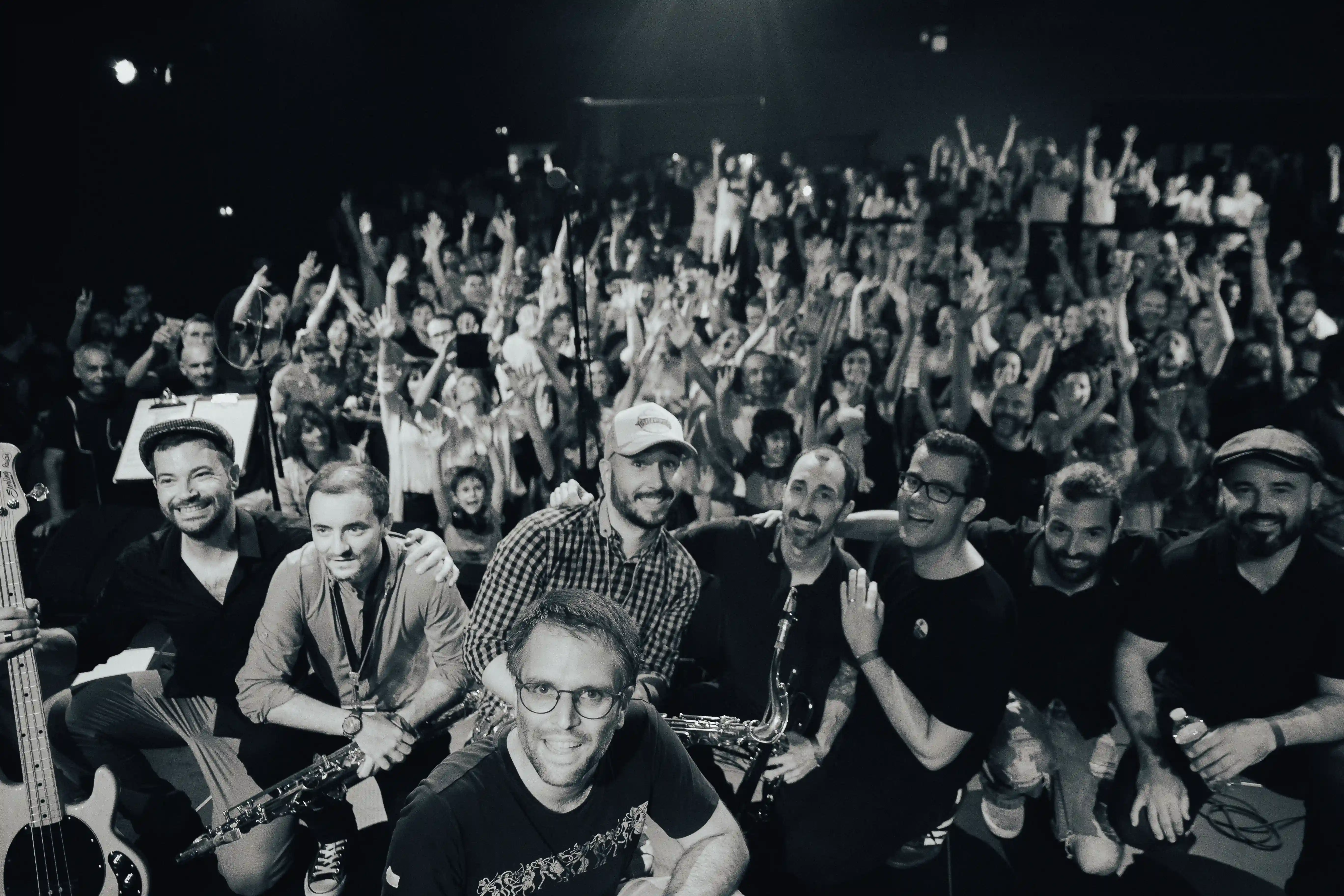 Left Corner Band performing ska and reggae music in Bordeaux